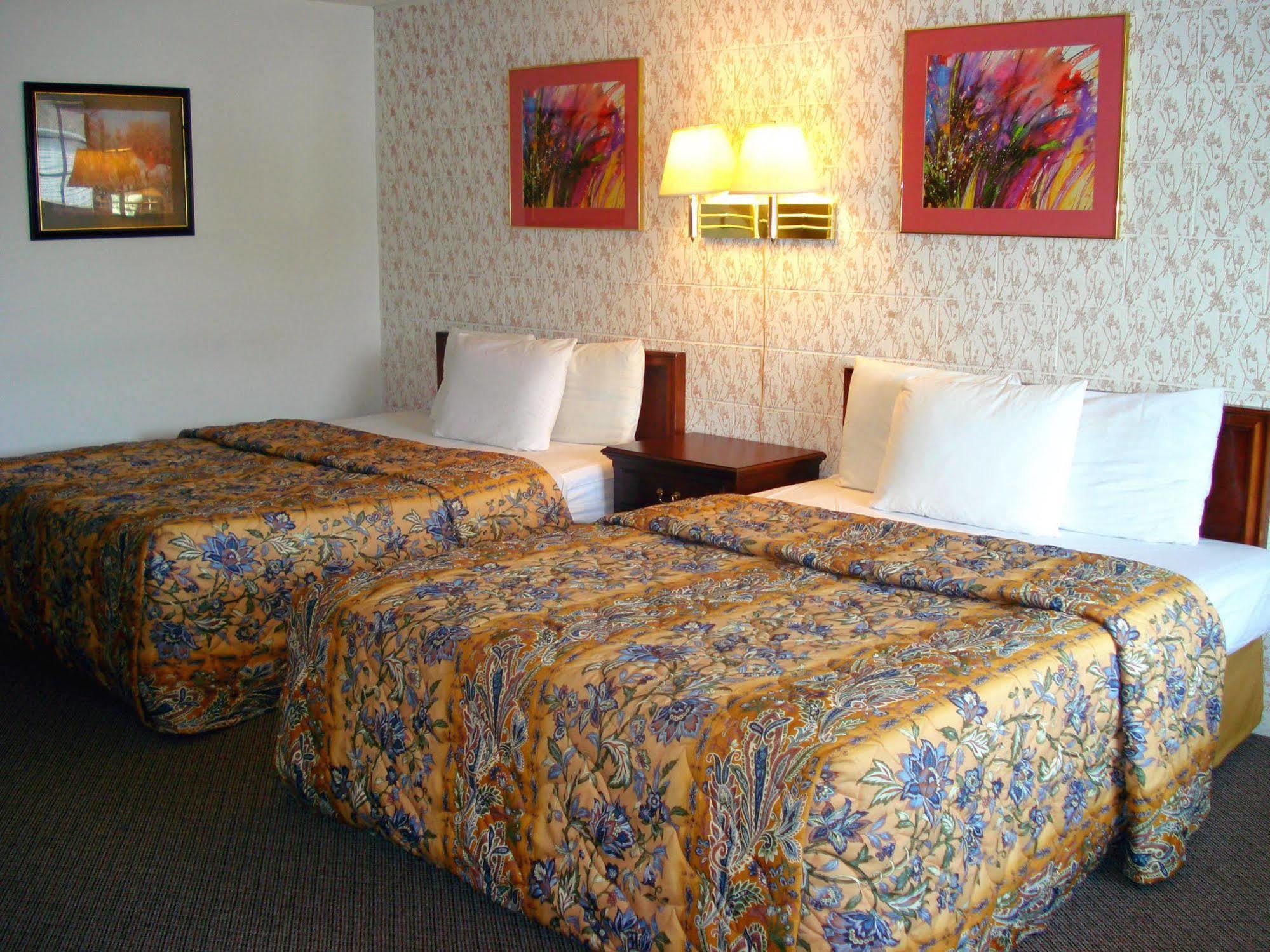 West Dennis Guestlodge المظهر الخارجي الصورة